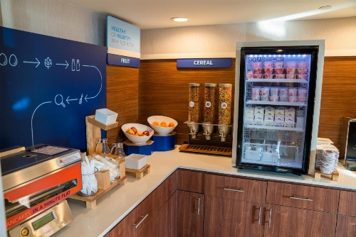 Holiday Inn Express Maspeth Hotel image 15