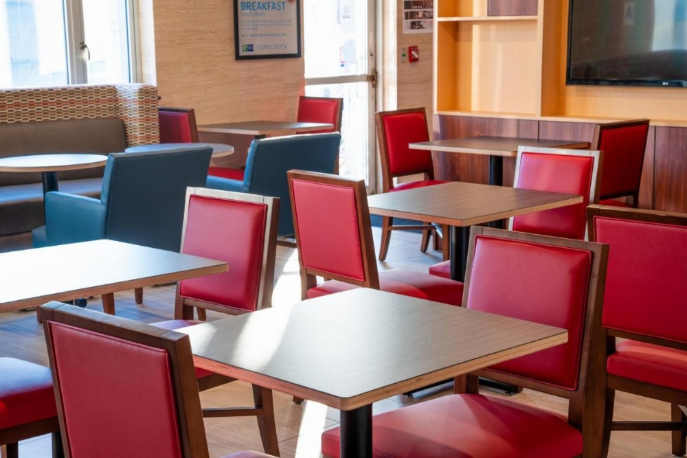 Holiday Inn Express Maspeth Hotel Image 20