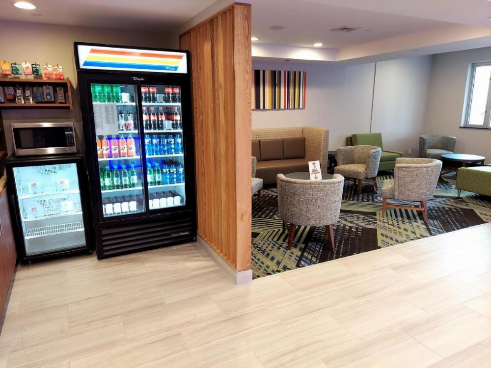 Holiday Inn Express Maspeth Hotel Image 22