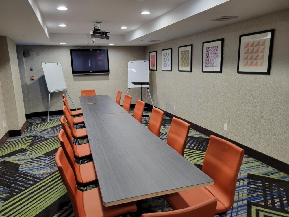 Holiday Inn Express Maspeth Hotel Image 6